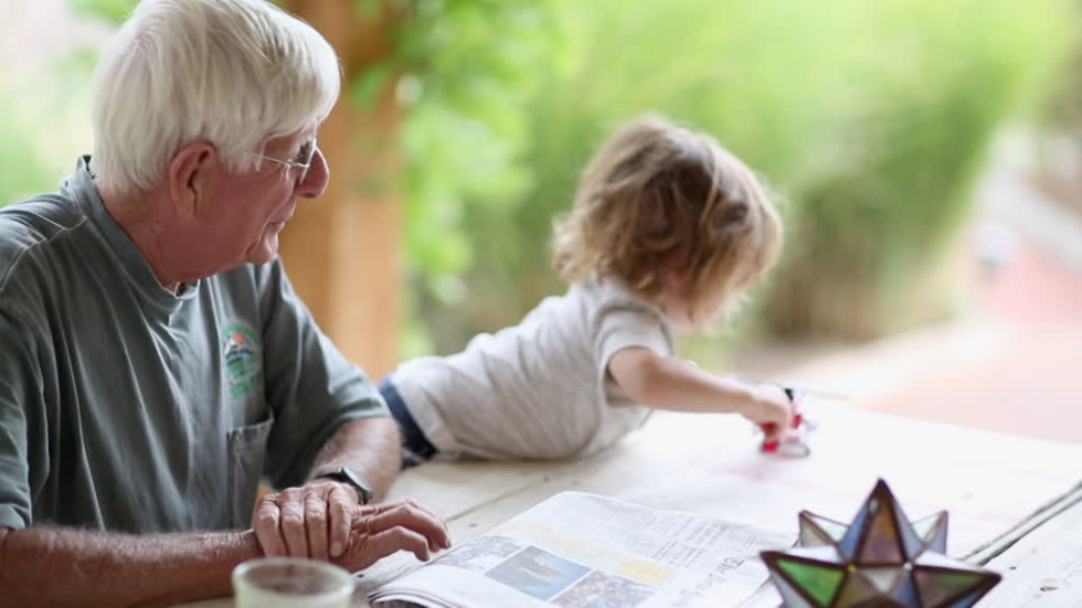 Nonni: non babysitter anziani, ma ‘sereni educatori’